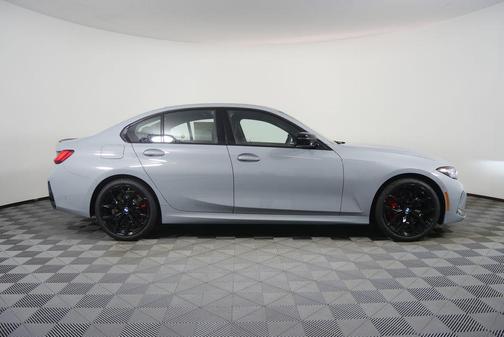 Brooklyn Grey Metallic 2026 BMW 330 330i