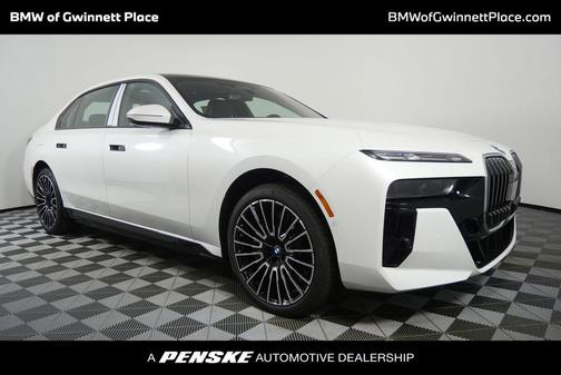 2026 BMW 750e i xDrive