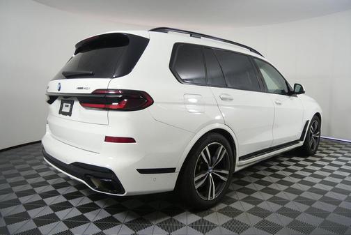 Alpine White 2025 BMW X7 xDrive40i