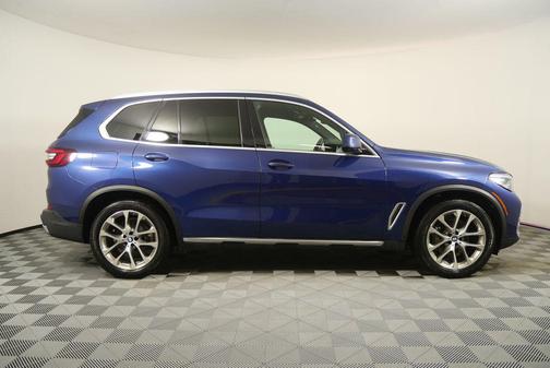 Phytonic Blue Metallic 2022 BMW X5 sDrive40i