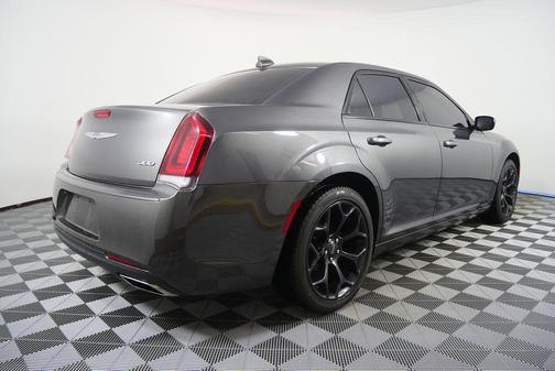 2019 Chrysler 300 Touring