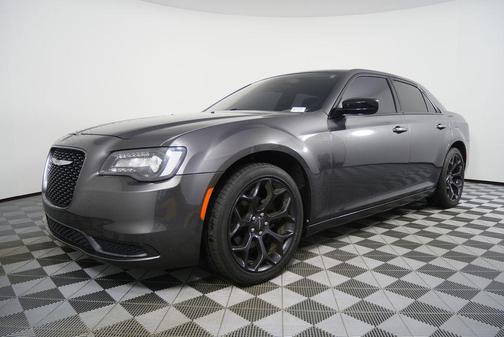2019 Chrysler 300 Touring