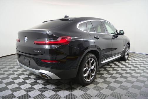 Black 2025 BMW X4 xDrive30i