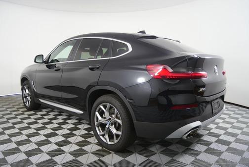 Black 2025 BMW X4 xDrive30i