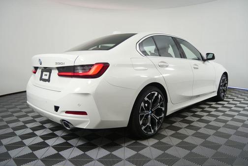 2026 BMW 330 i