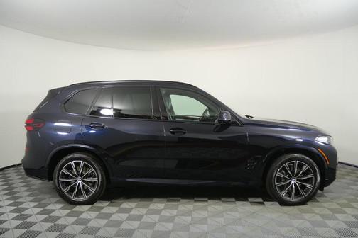 Carbon Black Metallic 2026 BMW X5 xDrive40i