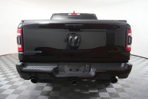 Diamond Black Crystal Pearlcoat 2023 RAM 1500 Laramie
