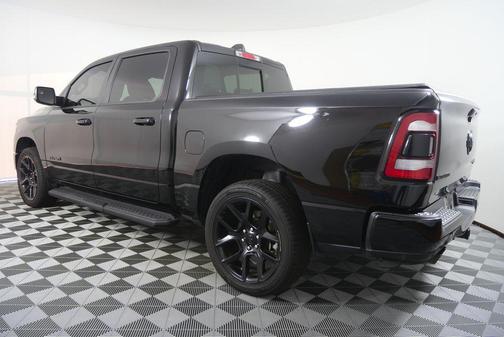 Diamond Black Crystal Pearlcoat 2023 RAM 1500 Laramie