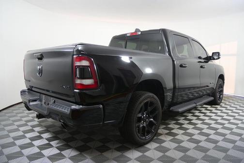 Diamond Black Crystal Pearlcoat 2023 RAM 1500 Laramie