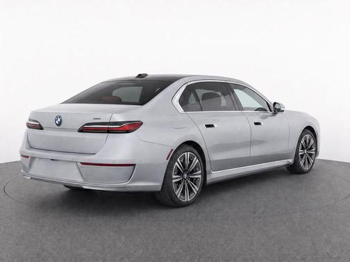 Space Silver Metallic 2024 BMW i7 eDrive50