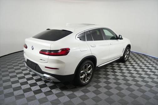 2025 BMW X4 xDrive30i