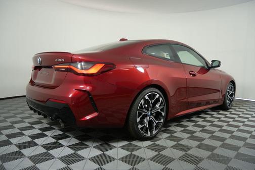 Vegas Red Metallic 2026 BMW 430 i