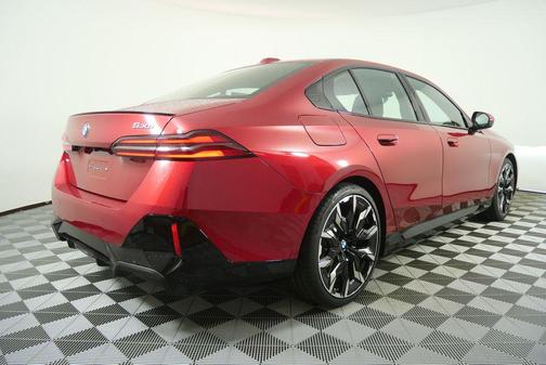 Vegas Red Metallic 2026 BMW 530 530i