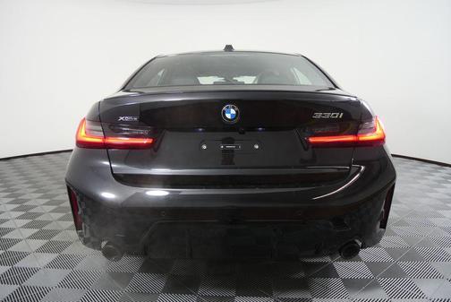 2026 BMW 330 i xDrive