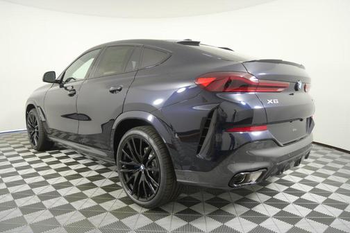 Carbon Black Metallic 2027 BMW X6 xDrive40i