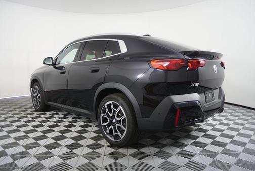 Black Sapphire Metallic 2025 BMW X2 xDrive28i