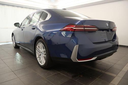 2025 BMW 530 i