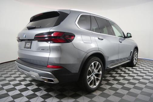 Skyscraper Grey Metallic 2024 BMW X5 xDrive40i