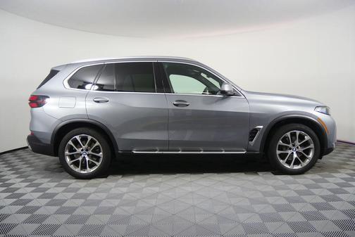 Skyscraper Grey Metallic 2024 BMW X5 xDrive40i