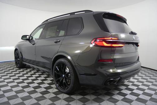 2026 BMW X7 M60i