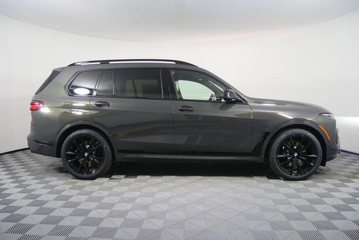 2026 BMW X7 M60i