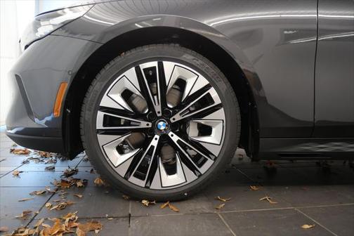 2025 BMW 530 i