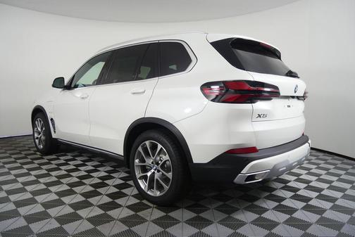 2026 BMW X5 PHEV xDrive50e