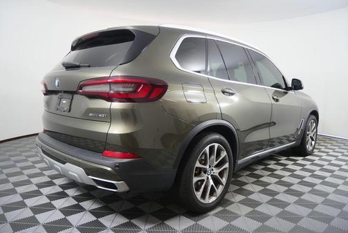 Manhattan Green Metallic 2022 BMW X5 sDrive40i