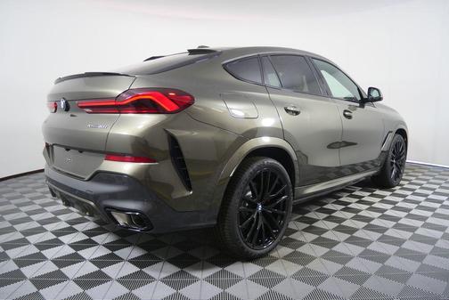 Manhattan Green Metallic 2027 BMW X6 xDrive40i