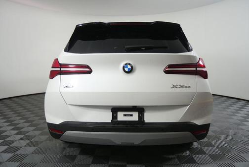 Mineral White Metallic 2025 BMW X3 30 xDrive
