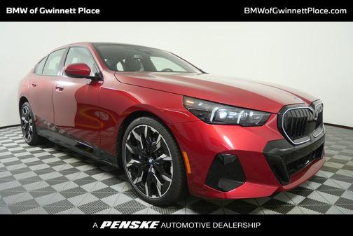 Vegas Red Metallic 2026 BMW 550e xDrive