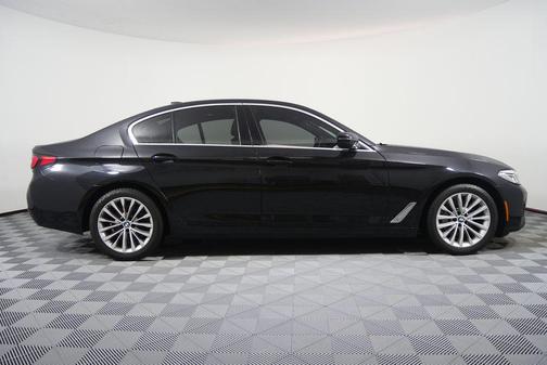 2022 BMW 530 i