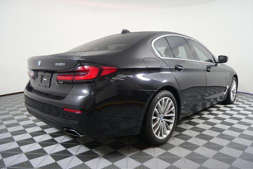 2022 BMW 530 i