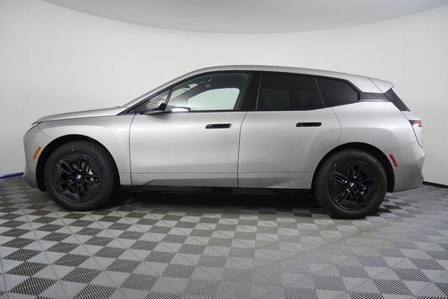 2026 BMW iX xDrive45