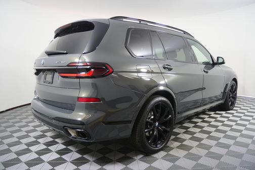Dravit Grey Metallic 2025 BMW X7 xDrive40i