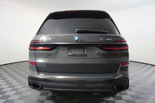 Dravit Grey Metallic 2025 BMW X7 xDrive40i