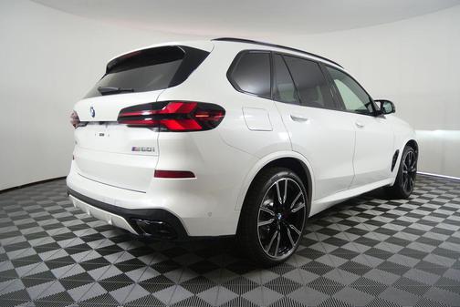 Mineral White Metallic 2026 BMW X5 M60i