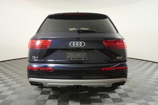 Dark Blue 2018 Audi Q7 3.0T Prestige