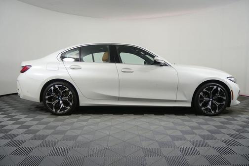 Mineral White Metallic 2025 BMW 330 330i