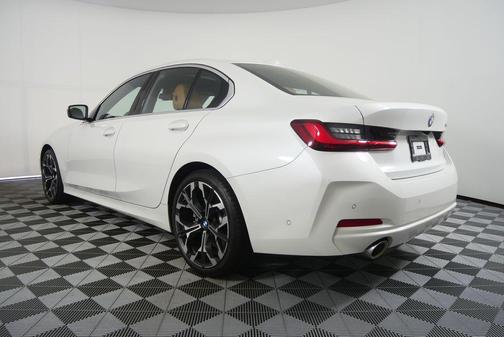 Mineral White Metallic 2025 BMW 330 330i