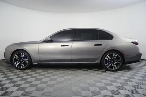 Oxide Grey Metallic 2025 BMW 740 740i