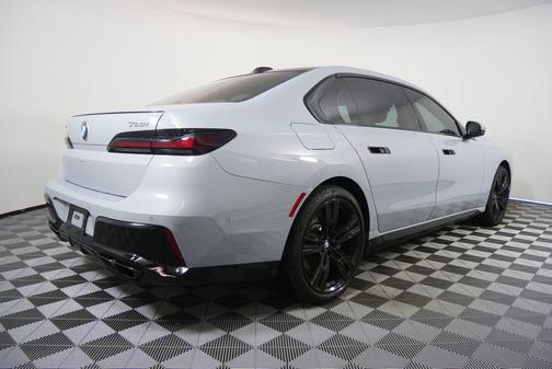 2023 BMW 760 i xDrive