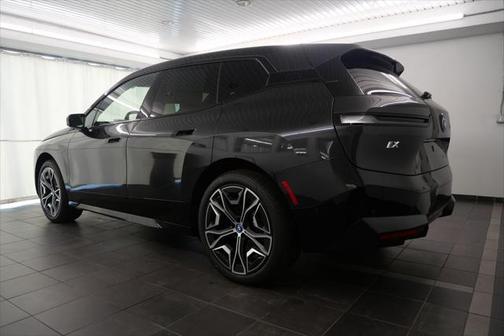 2025 BMW iX xDrive50