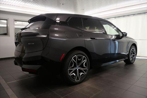 2025 BMW iX xDrive50