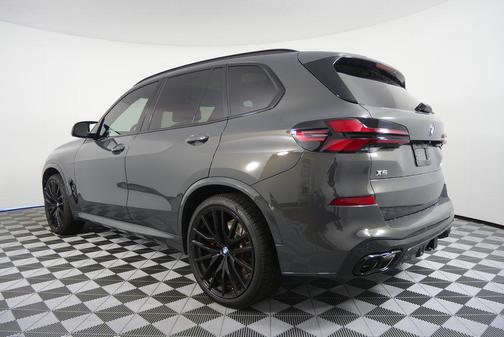 2025 BMW X5 M60i