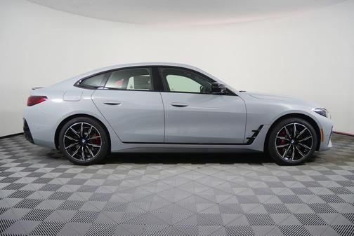 2026 BMW M440 i