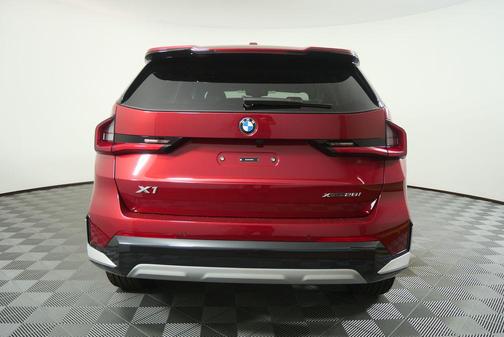 Vegas Red Metallic 2026 BMW X1 xDrive28i
