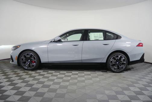 Brooklyn Grey Metallic 2026 BMW i5 eDrive40