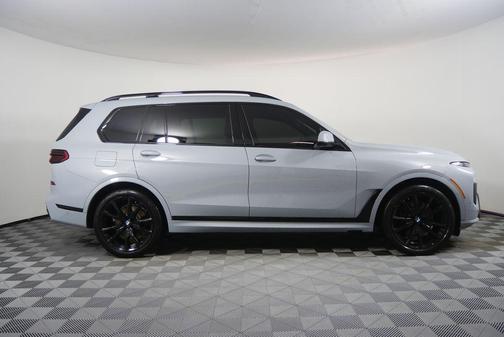 Brooklyn Grey Metallic 2025 BMW X7 xDrive40i