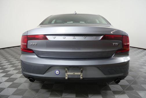 2018 Volvo S90 T5 Momentum